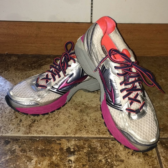 brooks adrenaline 9.5